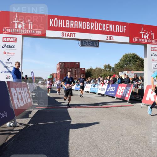 03.10.2025 - Köhlbrandbrückenlauf Lena Gebhardt http://msf.ph/oto/9051965 03.10.2025 13:06:10 Ziel 4504, 4635, 4738, 5096, 6222, 6224, 6323, 6356, 6510, 6850 meine-sportfotos.de