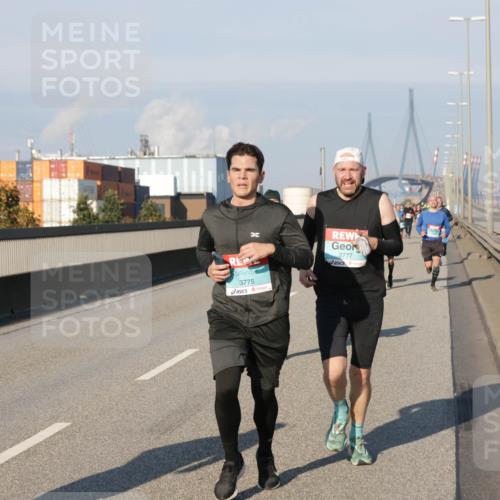 03.10.2025 - Köhlbrandbrückenlauf Jannik Wohlers http://msf.ph/oto/9051975 03.10.2025 09:46:37 Position 3 2777, 3775 meine-sportfotos.de