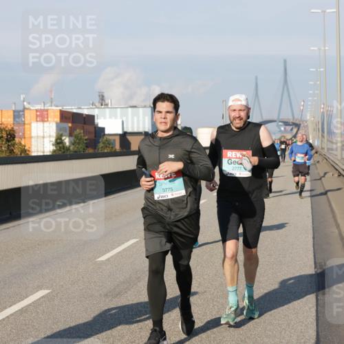 03.10.2025 - Köhlbrandbrückenlauf Jannik Wohlers http://msf.ph/oto/9051979 03.10.2025 09:46:37 Position 3 3775, 2777 meine-sportfotos.de