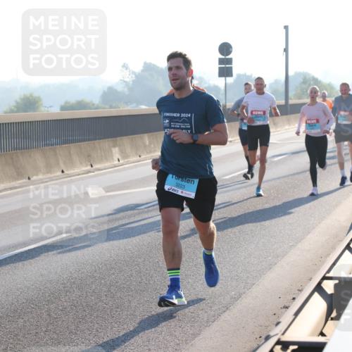 03.10.2025 - Köhlbrandbrückenlauf Lena Gebhardt http://msf.ph/oto/9051982 03.10.2025 09:15:02 Position 1 2024, 44, 1860, 3223 meine-sportfotos.de
