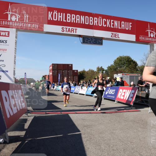 03.10.2025 - Köhlbrandbrückenlauf Lena Gebhardt http://msf.ph/oto/9051983 03.10.2025 13:22:14 Ziel 4239, 4706, 4934, 5072, 5180, 5235, 5400, 5401, 5720, 6173, 6237, 6416, 6531, 6729 meine-sportfotos.de