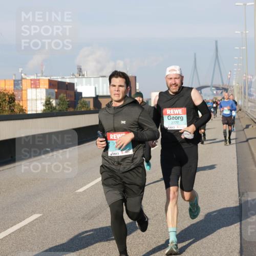 03.10.2025 - Köhlbrandbrückenlauf Jannik Wohlers http://msf.ph/oto/9051990 03.10.2025 09:46:37 Position 3 2777 meine-sportfotos.de