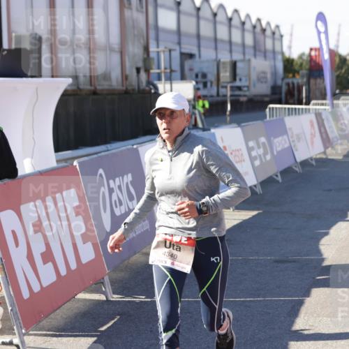 03.10.2025 - Köhlbrandbrückenlauf Jannik Wohlers http://msf.ph/oto/9052003 03.10.2025 13:08:50 Ziel 4138, 4213, 4340, 4544, 5705, 6034, 6232, 6233 meine-sportfotos.de