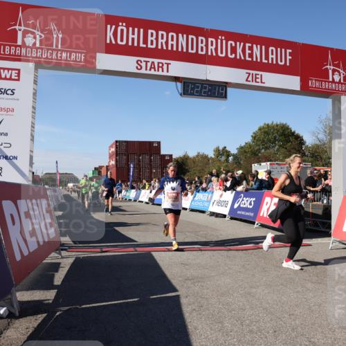 03.10.2025 - Köhlbrandbrückenlauf Lena Gebhardt http://msf.ph/oto/9052004 03.10.2025 13:22:14 Ziel 4239, 4706, 4934, 5072, 5180, 5235, 5400, 5401, 5720, 6173, 6237, 6416, 6531, 6729 meine-sportfotos.de