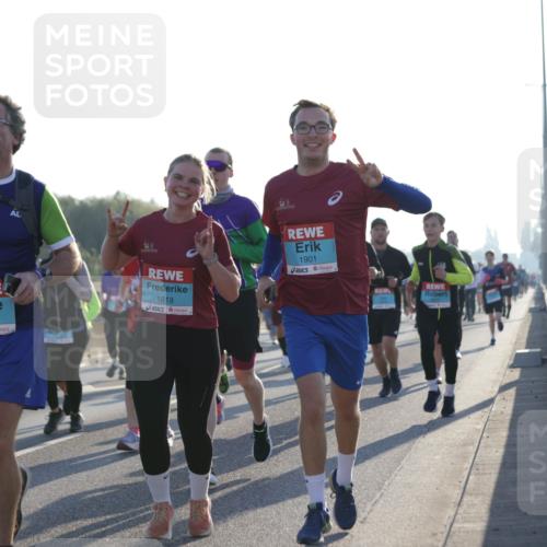 03.10.2025 - Köhlbrandbrückenlauf Jannik Wohlers http://msf.ph/oto/9052009 03.10.2025 09:19:16 Position 3 145, 3691, 1818, 1901 meine-sportfotos.de