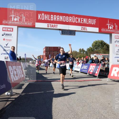 03.10.2025 - Köhlbrandbrückenlauf Lena Gebhardt http://msf.ph/oto/9052011 03.10.2025 13:06:11 Ziel 4504, 4635, 4738, 5096, 6222, 6224, 6323, 6356, 6510, 6850 meine-sportfotos.de