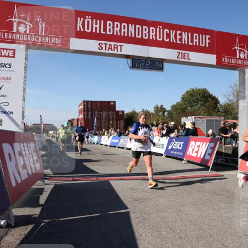 03.10.2025 - Köhlbrandbrückenlauf Lena Gebhardt http://msf.ph/oto/9052014 03.10.2025 13:22:15 Ziel 4239, 4706, 4934, 5072, 5180, 5235, 5400, 5401, 5720, 6173, 6416, 6531 meine-sportfotos.de