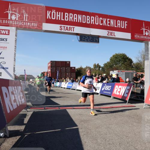 03.10.2025 - Köhlbrandbrückenlauf Lena Gebhardt http://msf.ph/oto/9052024 03.10.2025 13:22:15 Ziel 4239, 4706, 4934, 5072, 5180, 5235, 5400, 5401, 5720, 6173, 6416, 6531 meine-sportfotos.de