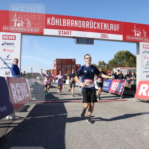 03.10.2025 - Köhlbrandbrückenlauf Lena Gebhardt http://msf.ph/oto/9052028 03.10.2025 13:06:11 Ziel 4504, 4635, 4738, 5096, 6222, 6224, 6323, 6356, 6510, 6850 meine-sportfotos.de
