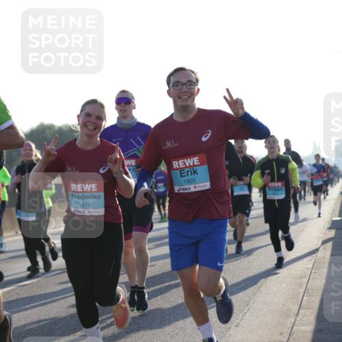 03.10.2025 - Köhlbrandbrückenlauf Jannik Wohlers http://msf.ph/oto/9052031 03.10.2025 09:19:16 Position 3 145, 3691, 1818, 1901 meine-sportfotos.de
