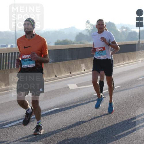 03.10.2025 - Köhlbrandbrückenlauf Lena Gebhardt http://msf.ph/oto/9052034 03.10.2025 09:15:04 Position 1 1101, 1048, 1251 meine-sportfotos.de
