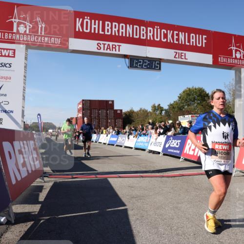 03.10.2025 - Köhlbrandbrückenlauf Lena Gebhardt http://msf.ph/oto/9052041 03.10.2025 13:22:16 Ziel 4239, 4706, 4934, 5072, 5180, 5235, 5400, 5401, 5720, 6173, 6416, 6531 meine-sportfotos.de