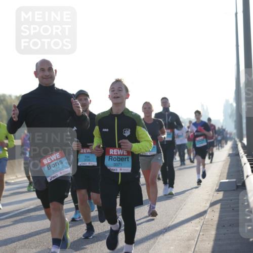 03.10.2025 - Köhlbrandbrückenlauf Jannik Wohlers http://msf.ph/oto/9052047 03.10.2025 09:19:17 Position 3 3369, 3734, 3371 meine-sportfotos.de