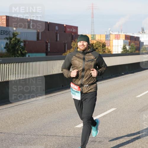 03.10.2025 - Köhlbrandbrückenlauf Jannik Wohlers http://msf.ph/oto/9052089 03.10.2025 09:46:39 Position 3 2959 meine-sportfotos.de