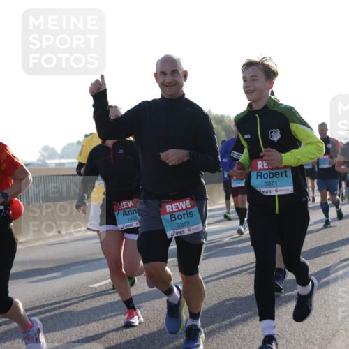 03.10.2025 - Köhlbrandbrückenlauf Jannik Wohlers http://msf.ph/oto/9052119 03.10.2025 09:19:18 Position 3 30, 2949, 3699, 1485, 3369, 3371 meine-sportfotos.de