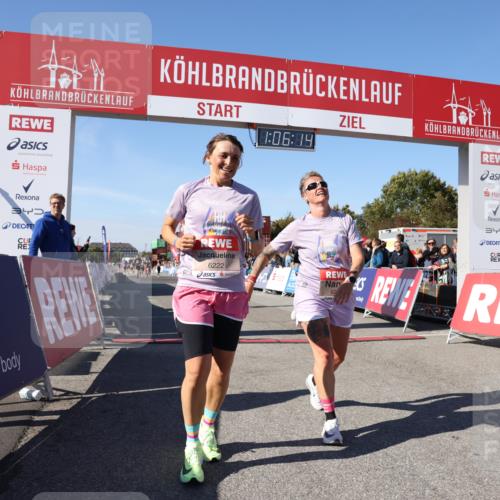 03.10.2025 - Köhlbrandbrückenlauf Lena Gebhardt http://msf.ph/oto/9052133 03.10.2025 13:06:14 Ziel 4504, 4635, 4738, 6222, 6224, 6323, 6356, 6850 meine-sportfotos.de