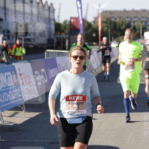 03.10.2025 - Köhlbrandbrückenlauf Jannik Wohlers http://msf.ph/oto/9052134 03.10.2025 13:08:54 Ziel 4138, 4213, 4340, 4403, 4505, 4544, 5705, 5842, 6034, 6233, 6372 meine-sportfotos.de
