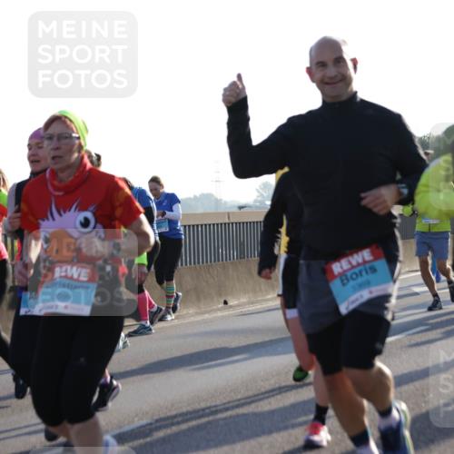 03.10.2025 - Köhlbrandbrückenlauf Jannik Wohlers http://msf.ph/oto/9052135 03.10.2025 09:19:18 Position 3 3060, 3609, 3369, 3071 meine-sportfotos.de