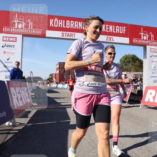 03.10.2025 - Köhlbrandbrückenlauf Lena Gebhardt http://msf.ph/oto/9052152 03.10.2025 13:06:14 Ziel 4504, 4635, 4738, 6222, 6224, 6323, 6356, 6850 meine-sportfotos.de
