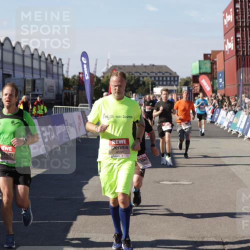 03.10.2025 - Köhlbrandbrückenlauf Jannik Wohlers http://msf.ph/oto/9052167 03.10.2025 13:08:57 Ziel 4057, 4138, 4340, 4346, 4381, 4403, 4505, 4544, 5705, 5842, 6034, 6233, 6372 meine-sportfotos.de
