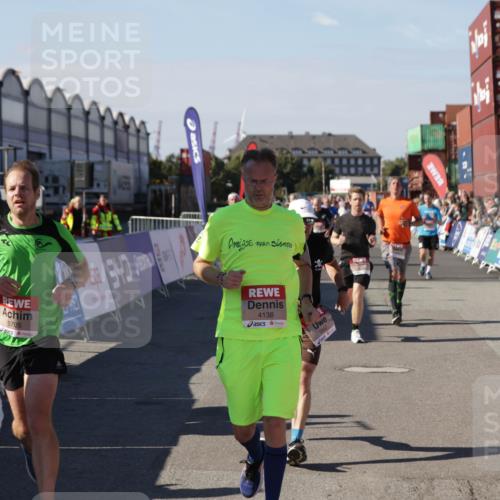 03.10.2025 - Köhlbrandbrückenlauf Jannik Wohlers http://msf.ph/oto/9052190 03.10.2025 13:08:57 Ziel 4057, 4138, 4340, 4346, 4381, 4403, 4505, 4544, 5705, 5842, 6034, 6233, 6372 meine-sportfotos.de