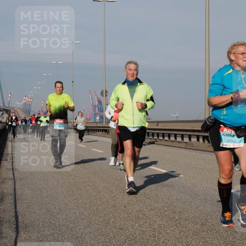 03.10.2025 - Köhlbrandbrückenlauf Fabian Wolf http://msf.ph/oto/9052207 03.10.2025 10:02:01 Position 3 2243 meine-sportfotos.de