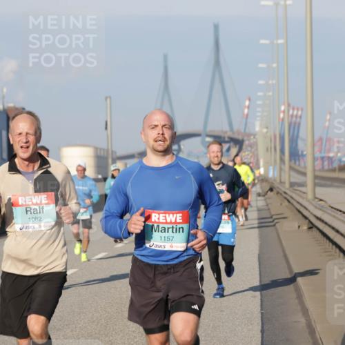 03.10.2025 - Köhlbrandbrückenlauf Jannik Wohlers http://msf.ph/oto/9052220 03.10.2025 09:46:42 Position 3 1082, 1157 meine-sportfotos.de