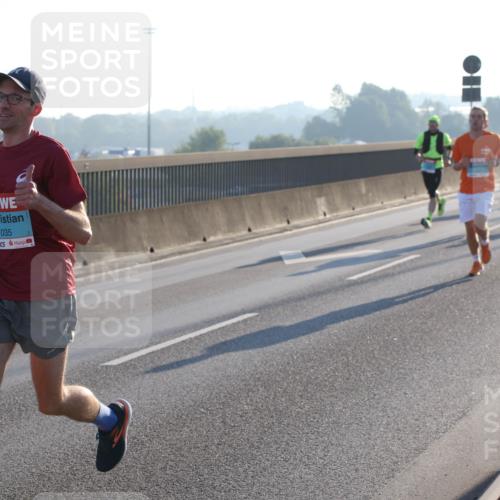 03.10.2025 - Köhlbrandbrückenlauf Lena Gebhardt http://msf.ph/oto/9052264 03.10.2025 09:15:11 Position 1 1035 meine-sportfotos.de