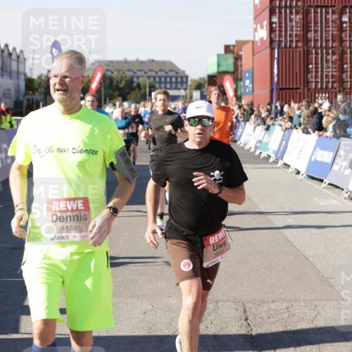 03.10.2025 - Köhlbrandbrückenlauf Jannik Wohlers http://msf.ph/oto/9052267 03.10.2025 13:08:58 Ziel 4057, 4138, 4197, 4340, 4346, 4381, 4403, 4505, 4544, 5705, 5842, 6034, 6233, 6372 meine-sportfotos.de