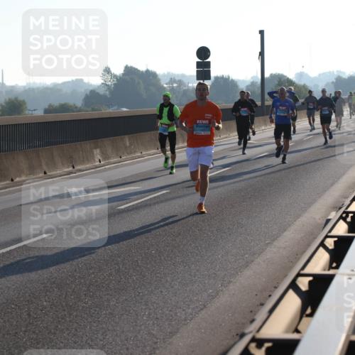 03.10.2025 - Köhlbrandbrückenlauf Lena Gebhardt http://msf.ph/oto/9052270 03.10.2025 09:15:11 Position 1  meine-sportfotos.de