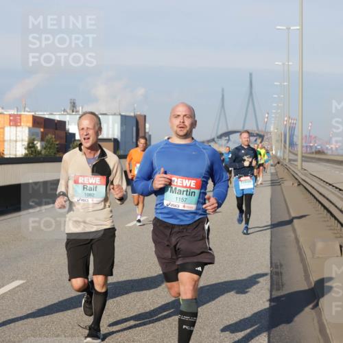03.10.2025 - Köhlbrandbrückenlauf Jannik Wohlers http://msf.ph/oto/9052272 03.10.2025 09:46:43 Position 3 1122, 1082, 1157 meine-sportfotos.de