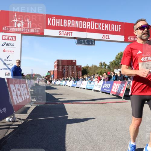 03.10.2025 - Köhlbrandbrückenlauf Lena Gebhardt http://msf.ph/oto/9052279 03.10.2025 13:06:17 Ziel 4504, 4635, 4738, 5641, 6222, 6224, 6323, 6356, 6850 meine-sportfotos.de