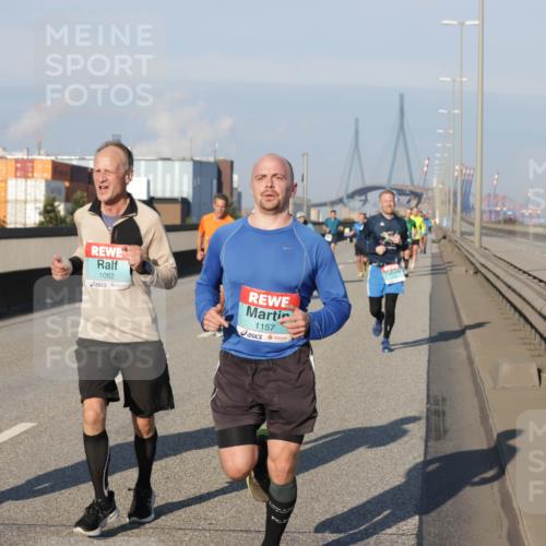 03.10.2025 - Köhlbrandbrückenlauf Jannik Wohlers http://msf.ph/oto/9052283 03.10.2025 09:46:43 Position 3 22, 1082, 1157 meine-sportfotos.de