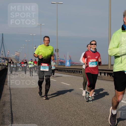 03.10.2025 - Köhlbrandbrückenlauf Fabian Wolf http://msf.ph/oto/9052285 03.10.2025 10:02:03 Position 3 1995, 3839 meine-sportfotos.de