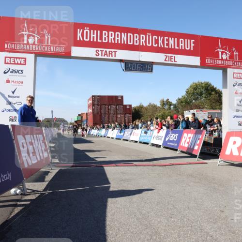 03.10.2025 - Köhlbrandbrückenlauf Lena Gebhardt http://msf.ph/oto/9052287 03.10.2025 13:06:18 Ziel 4504, 4550, 4635, 4738, 5641, 5970, 6193, 6222, 6224, 6323, 6356, 6850 meine-sportfotos.de