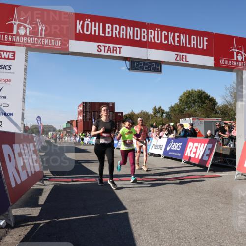 03.10.2025 - Köhlbrandbrückenlauf Lena Gebhardt http://msf.ph/oto/9052289 03.10.2025 13:22:24 Ziel 4239, 5072, 5235, 5272, 5400, 5401, 5720, 5851, 5929, 6188, 6531 meine-sportfotos.de