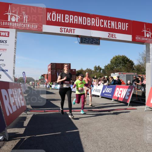 03.10.2025 - Köhlbrandbrückenlauf Lena Gebhardt http://msf.ph/oto/9052300 03.10.2025 13:22:24 Ziel 4239, 5072, 5235, 5272, 5400, 5401, 5720, 5851, 5929, 6188, 6531 meine-sportfotos.de
