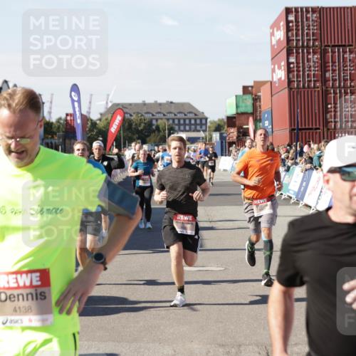 03.10.2025 - Köhlbrandbrückenlauf Jannik Wohlers http://msf.ph/oto/9052303 03.10.2025 13:08:59 Ziel 4057, 4138, 4197, 4340, 4346, 4381, 4403, 4505, 4544, 5705, 5842, 6233, 6372 meine-sportfotos.de