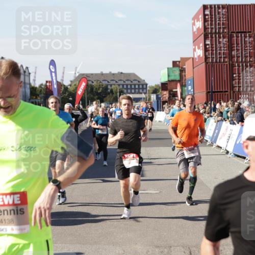 03.10.2025 - Köhlbrandbrückenlauf Jannik Wohlers http://msf.ph/oto/9052314 03.10.2025 13:08:59 Ziel 4057, 4138, 4197, 4340, 4346, 4381, 4403, 4505, 4544, 5705, 5842, 6233, 6372 meine-sportfotos.de
