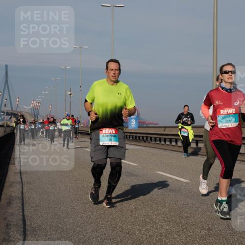 03.10.2025 - Köhlbrandbrückenlauf Fabian Wolf http://msf.ph/oto/9052320 03.10.2025 10:02:03 Position 3 1995, 3, 3839 meine-sportfotos.de