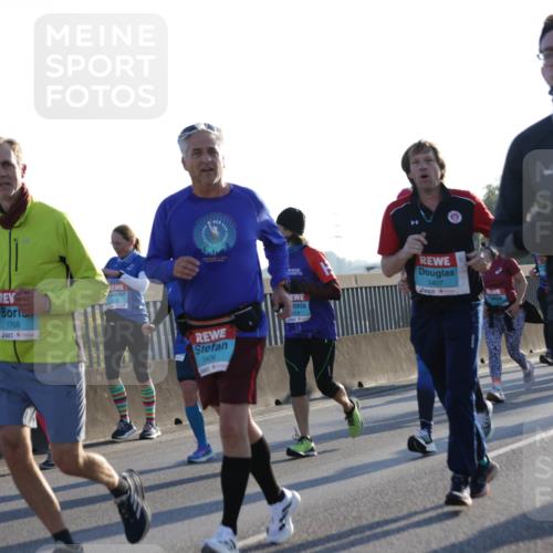 03.10.2025 - Köhlbrandbrückenlauf Jannik Wohlers http://msf.ph/oto/9052321 03.10.2025 09:19:22 Position 3 1768, 3406, 3407, 1871 meine-sportfotos.de