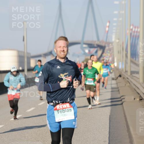 03.10.2025 - Köhlbrandbrückenlauf Jannik Wohlers http://msf.ph/oto/9052322 03.10.2025 09:46:45 Position 3 3, 1262 meine-sportfotos.de