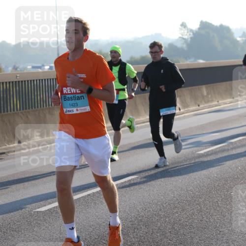 03.10.2025 - Köhlbrandbrückenlauf Lena Gebhardt http://msf.ph/oto/9052323 03.10.2025 09:15:13 Position 1 1423, 1095 meine-sportfotos.de