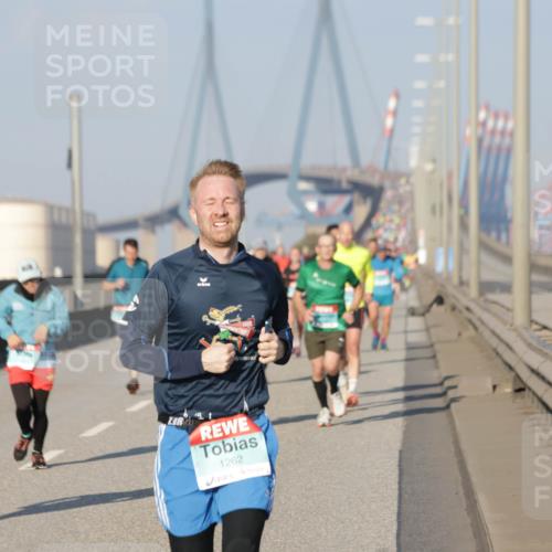 03.10.2025 - Köhlbrandbrückenlauf Jannik Wohlers http://msf.ph/oto/9052325 03.10.2025 09:46:45 Position 3 1, 1262 meine-sportfotos.de