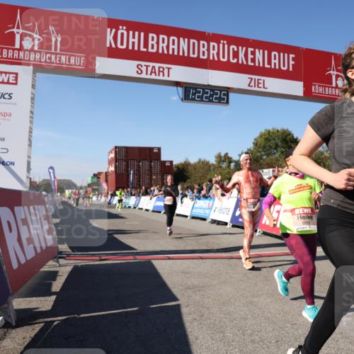 03.10.2025 - Köhlbrandbrückenlauf Lena Gebhardt http://msf.ph/oto/9052326 03.10.2025 13:22:26 Ziel 4239, 5072, 5214, 5235, 5272, 5400, 5401, 5720, 5839, 5851, 5929, 6188 meine-sportfotos.de