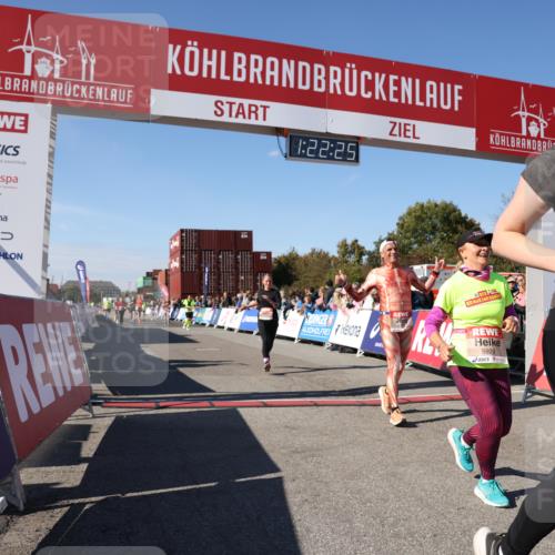 03.10.2025 - Köhlbrandbrückenlauf Lena Gebhardt http://msf.ph/oto/9052336 03.10.2025 13:22:26 Ziel 4239, 5072, 5214, 5235, 5272, 5400, 5401, 5720, 5839, 5851, 5929, 6188 meine-sportfotos.de