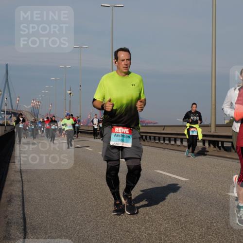 03.10.2025 - Köhlbrandbrückenlauf Fabian Wolf http://msf.ph/oto/9052342 03.10.2025 10:02:04 Position 3 1995, 3839 meine-sportfotos.de
