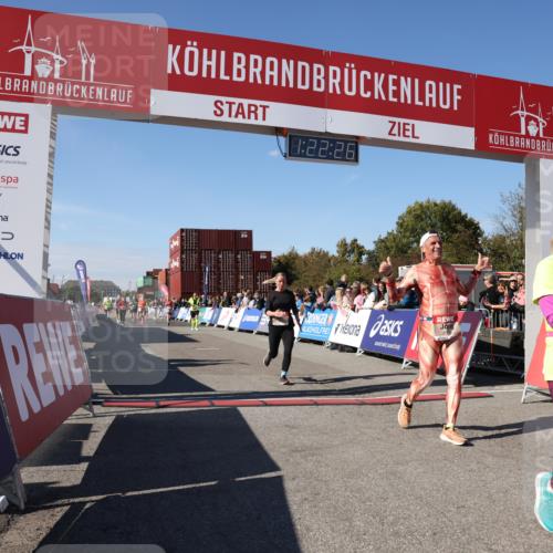 03.10.2025 - Köhlbrandbrückenlauf Lena Gebhardt http://msf.ph/oto/9052348 03.10.2025 13:22:26 Ziel 4239, 5072, 5214, 5235, 5272, 5400, 5401, 5720, 5839, 5851, 5929, 6188 meine-sportfotos.de