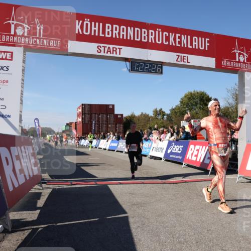 03.10.2025 - Köhlbrandbrückenlauf Lena Gebhardt http://msf.ph/oto/9052358 03.10.2025 13:22:26 Ziel 4239, 5072, 5214, 5235, 5272, 5400, 5401, 5720, 5839, 5851, 5929, 6188 meine-sportfotos.de