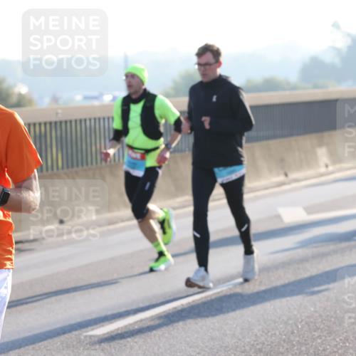 03.10.2025 - Köhlbrandbrückenlauf Lena Gebhardt http://msf.ph/oto/9052359 03.10.2025 09:15:14 Position 1 1423 meine-sportfotos.de
